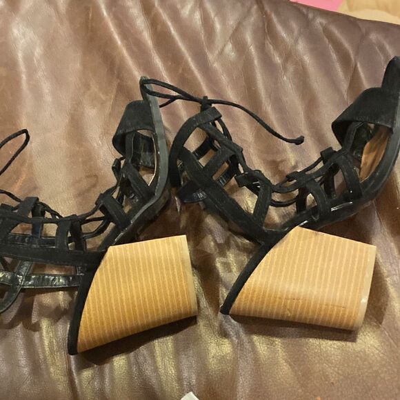 Qupid black lace up heeled sandals - Picture 3 of 6